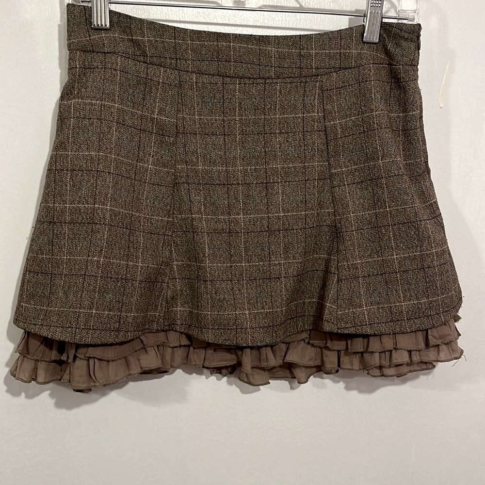 Plaid skirt with ruffle. Size S/M